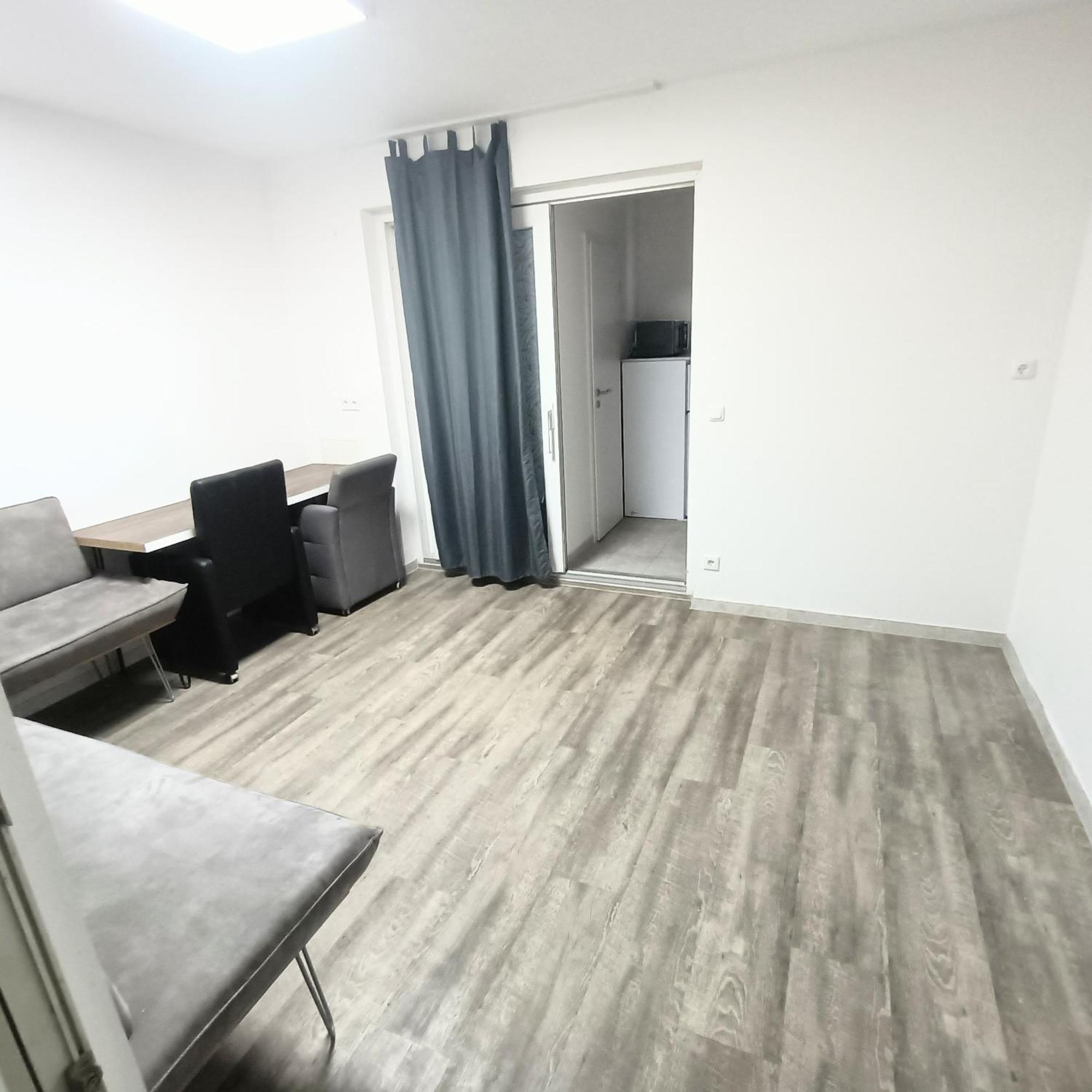 Fmi 9 Accommodation Raunheim Eksteriør bilde